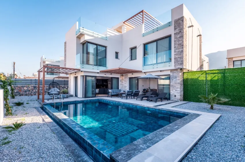 4 Bedroom Villa, Fully Furnished, Private Pool, Roof Terrace