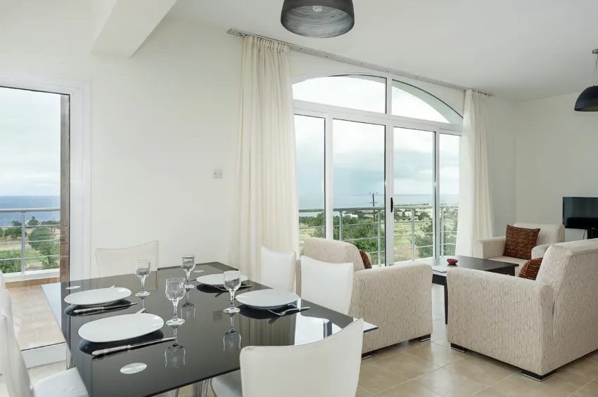 Büyüleyici Sahil Yaşamı: Girne Bahçeli'de 2 Yatak Odalı Penthouse
