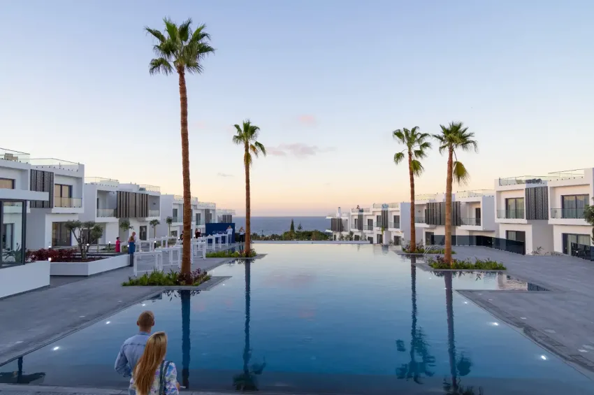 1 Bedroom Apartment in a Luxury Residence with Pool and Social Facilities in Karşıyaka, Kyrenia