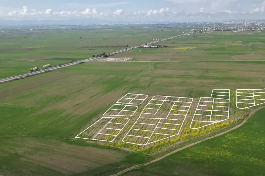 Aslanköy-Gazimağusa 19 Acres Land mit Baugenehmigung zu verkaufen
