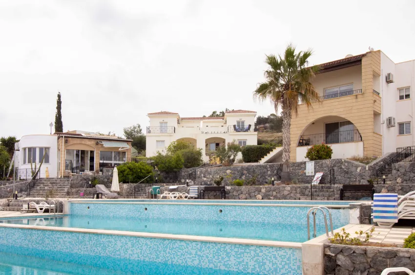 Lovely 3 Bedroom Townhouse Just Steps from the Sea
