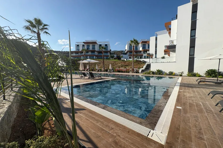 1 Bedroom Apartment with Spacious Terrace in a Pool Complex, Walking Distance to the Sea in Esentepe