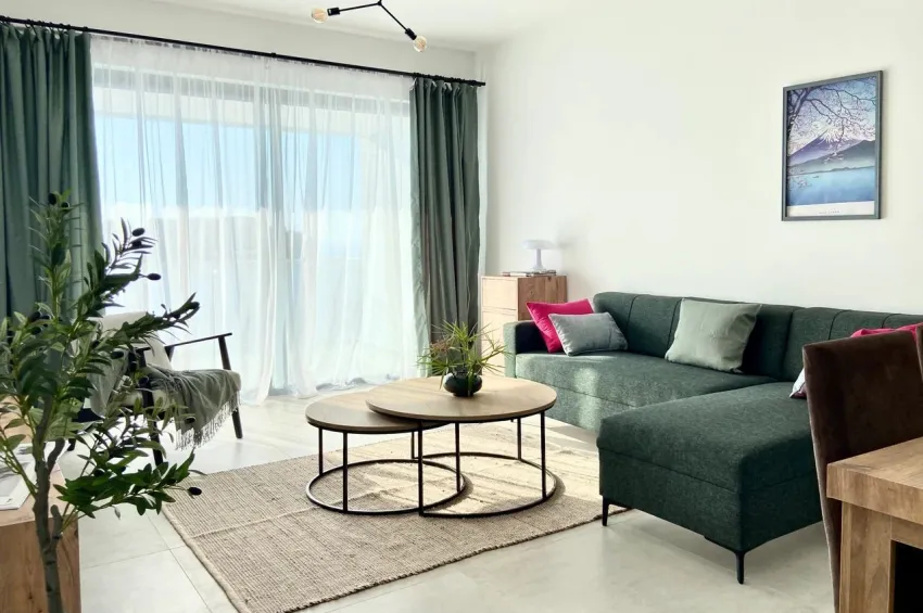 Küçük Erenköy’de 2+1 Penthouse Daire, Çatı Teraslı, Deniz & Dağ Manzaralı, Sahile 180m
