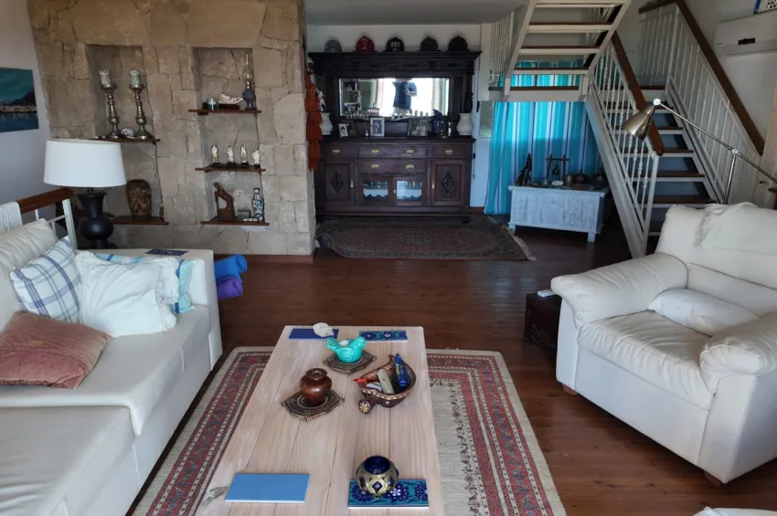 Fully Furnished 2-Bedroom Corner Triplex + Car Included