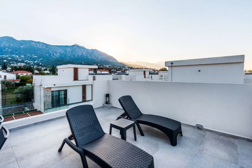 Villa mit 4 Schlafzimmer, voll möbliert, privater Pool, Dachterrasse