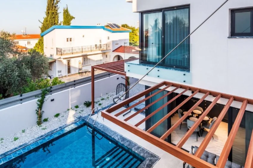 Villa mit 4 Schlafzimmer, voll möbliert, privater Pool, Dachterrasse
