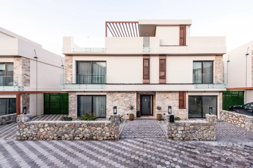 Villa mit 4 Schlafzimmer, voll möbliert, privater Pool, Dachterrasse