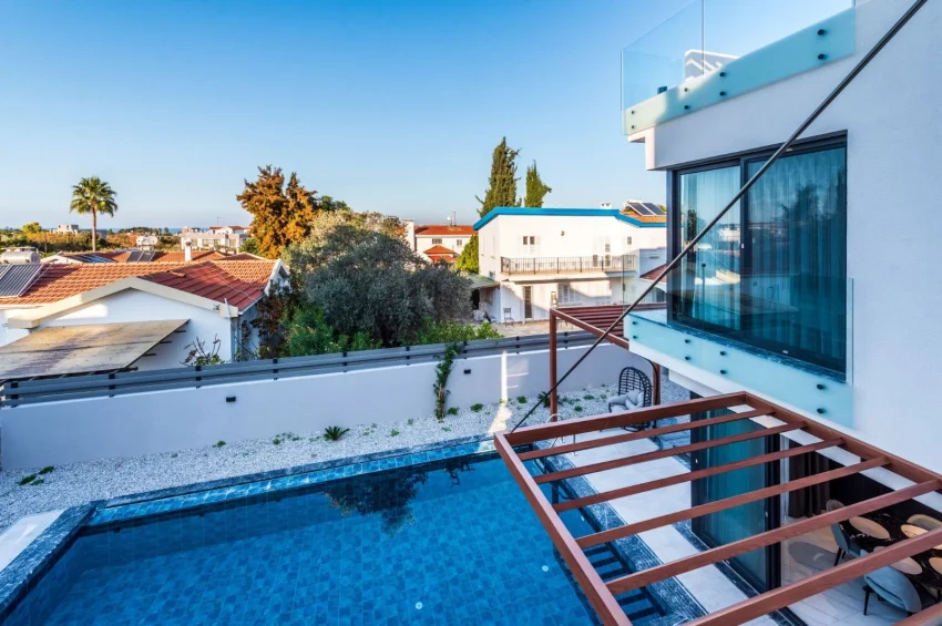 Villa mit 4 Schlafzimmer, voll möbliert, privater Pool, Dachterrasse
