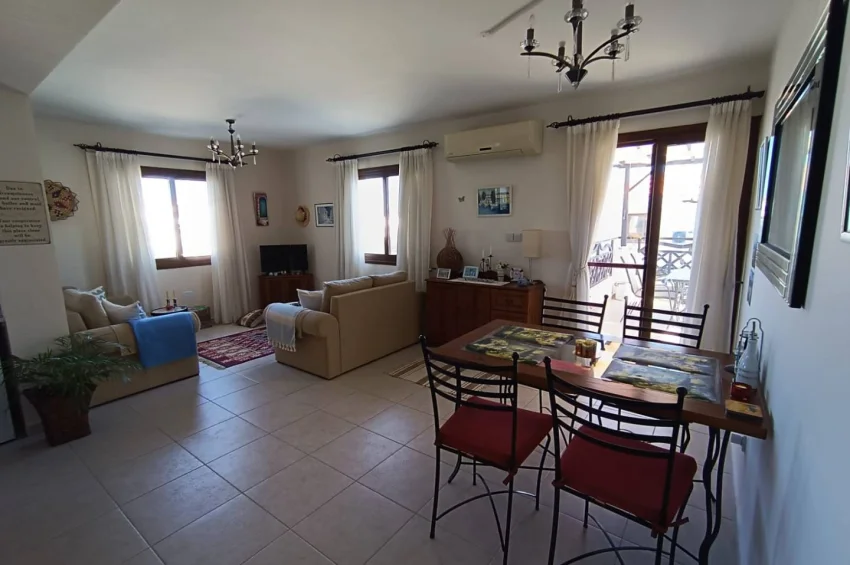 Stunning 1-Bedroom Penthouse with Sea and Mountain Views