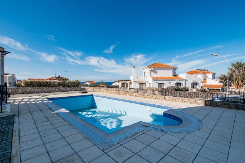 Muhteşem Deniz Manzaralı Konut Aile Evi