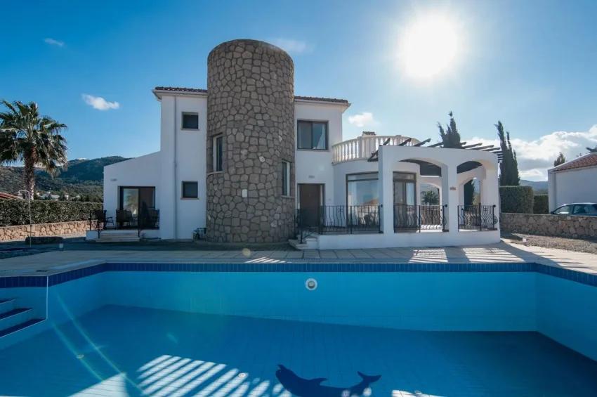 Muhteşem Deniz Manzaralı Konut Aile Evi