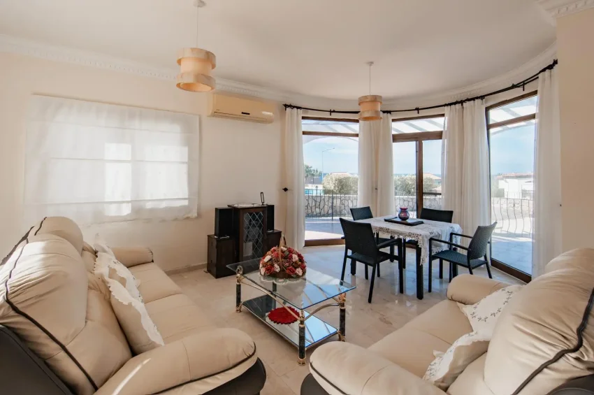 Muhteşem Deniz Manzaralı Konut Aile Evi