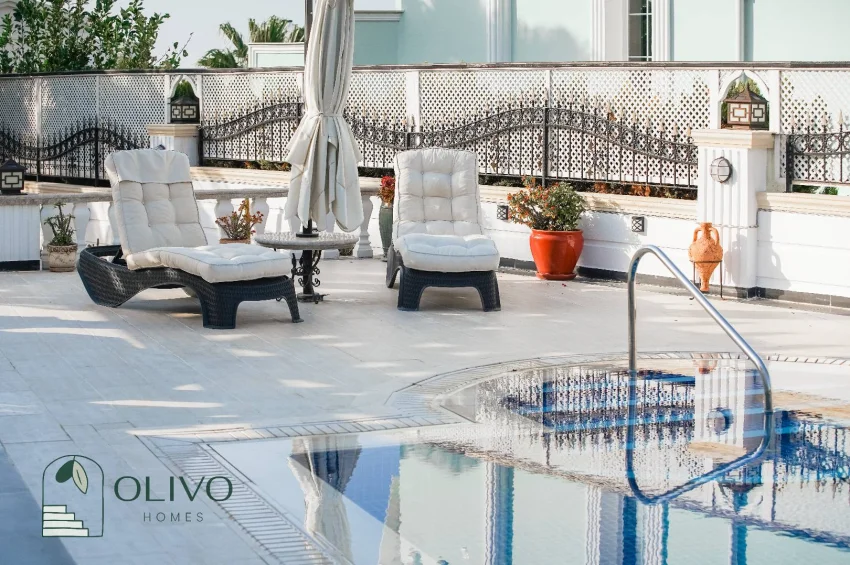 Çatalköy'de Havuzlu ve Nefes Kesici Manzaralı Lüks 3 Yatak Odalı Villa