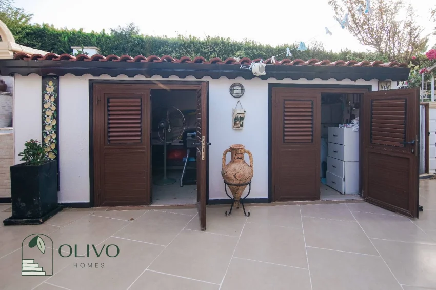 Çatalköy'de Havuzlu ve Nefes Kesici Manzaralı Lüks 3 Yatak Odalı Villa