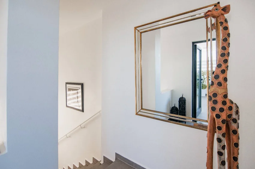 Luksusowy podwójny penthouse, prestiżowy standard, indywidualne ulepszenia i przestronny prywatny taras na dachu