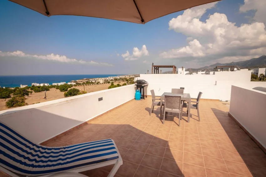 Fengende kystliv: Penthouse med 2 soverom i Bahçeli, Kyrenia