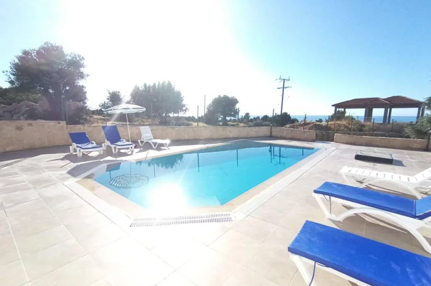 Privat villa med 3 sovrum med pool och utsikt i Esentepe