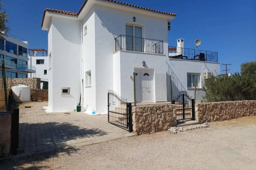 Privat villa med 3 sovrum med pool och utsikt i Esentepe