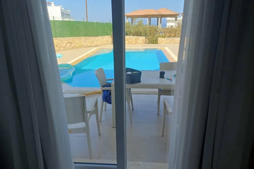 Privat villa med 3 sovrum med pool och utsikt i Esentepe