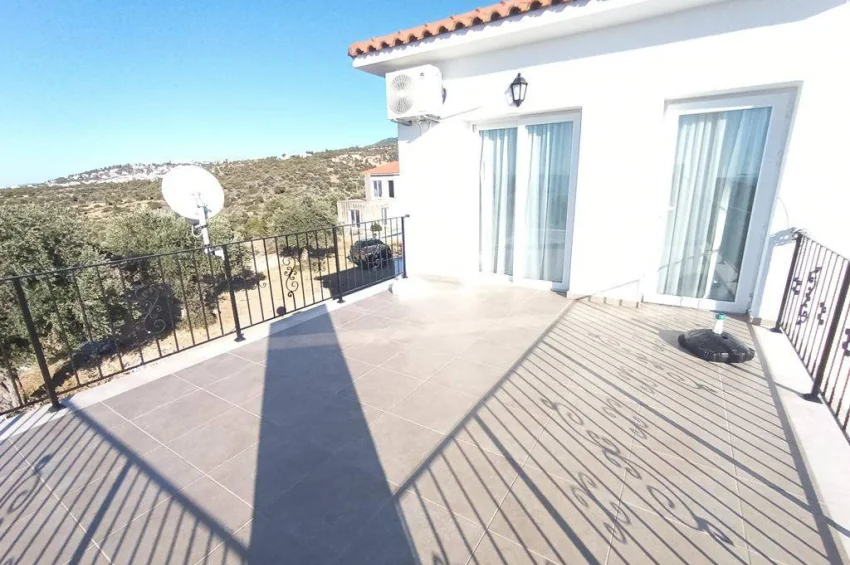 Privat villa med 3 sovrum med pool och utsikt i Esentepe
