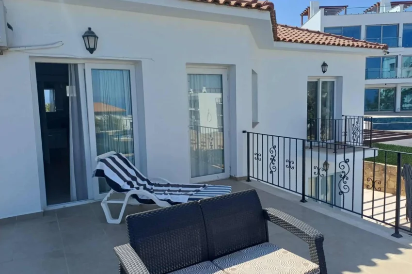 Privat villa med 3 sovrum med pool och utsikt i Esentepe