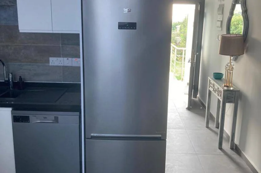 Luxuriöses Apartment mit 1 Schlafzimmer am Meer in Bahceli