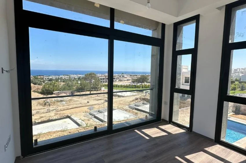 Luxuriöse Villa mit 4 Schlafzimmer und Meer- und Bergblick in Alsancak