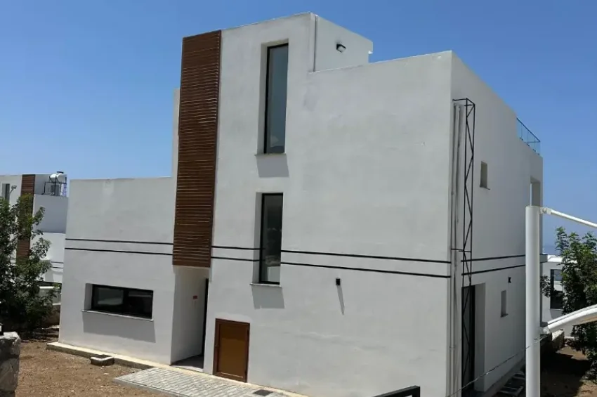 Eleganz am Meer: Luxuriöse Villa mit 3 Schlafzimmer und atemberaubendem Meerblick