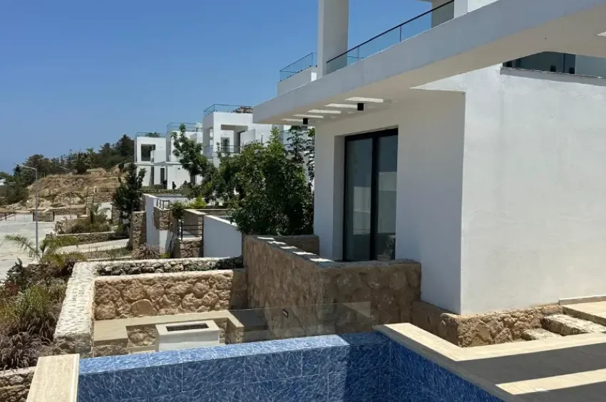 Eleganz am Meer: Luxuriöse Villa mit 3 Schlafzimmer und atemberaubendem Meerblick