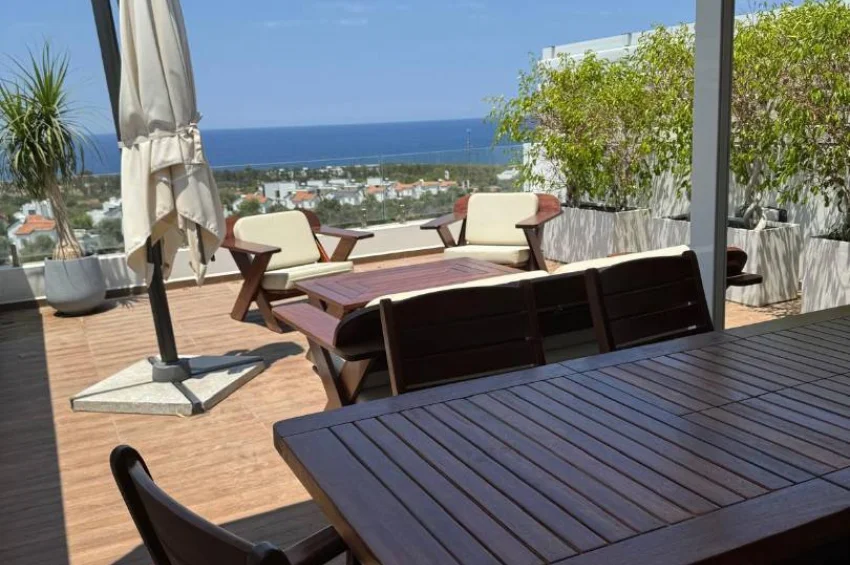 Modernes Penthouse mit 2 Schlafzimmer in Esentepe mit unverbautem Meerblick und zusätzlichem Lagerraum