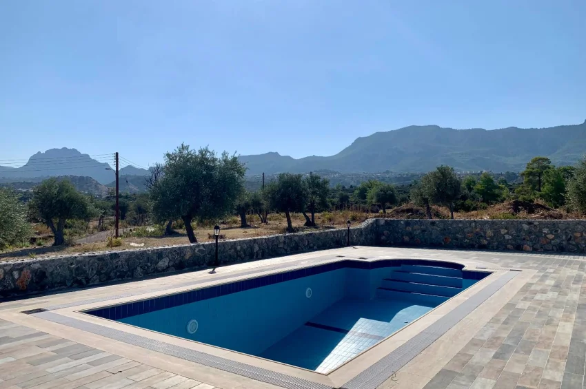 Modern Brand 4 sovrum villa i Catalkoy med pool, havsutsikt