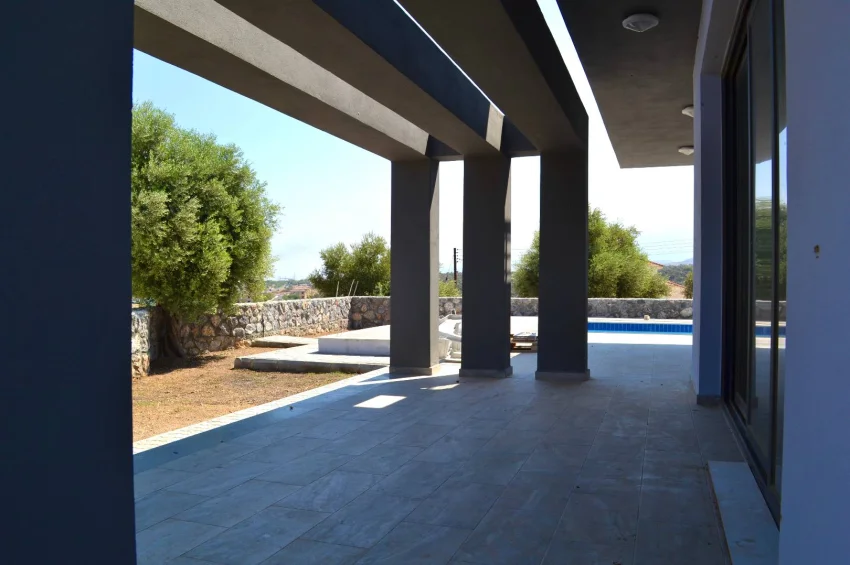 Modern Brand 4 sovrum villa i Catalkoy med pool, havsutsikt
