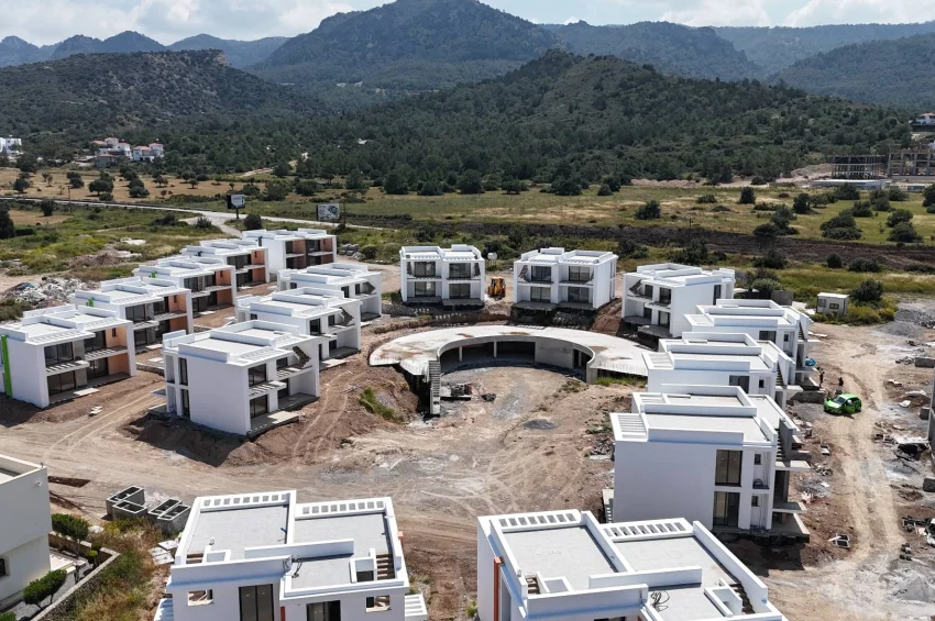 Esentepe Bahçeli'de 1+1 Daire Denize Yürüme Mesafesinde