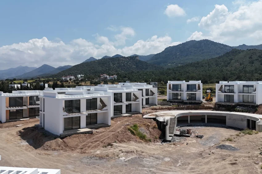 Esentepe Bahçeli'de 1+1 Daire Denize Yürüme Mesafesinde