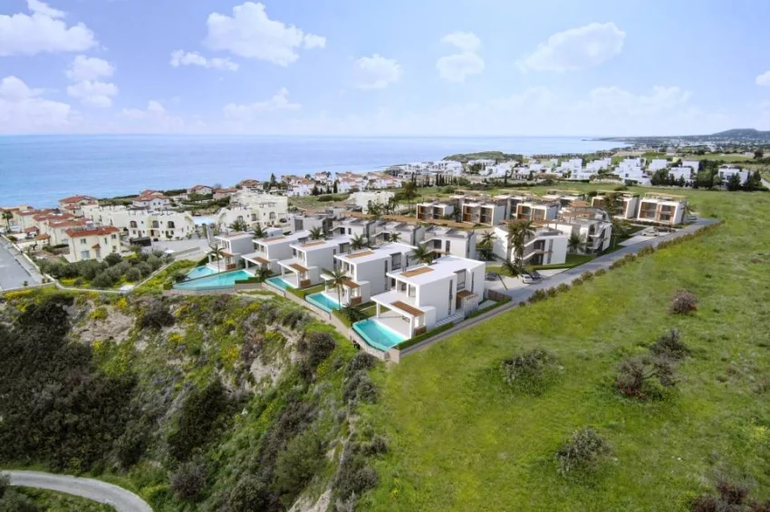 2-rumsvilla (parhus) i Esentepe Bahçeli med privat pool inom gångavstånd till havet