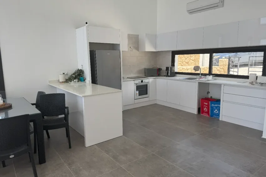 Moderne Eleganse med Fantastisk Havutsikt