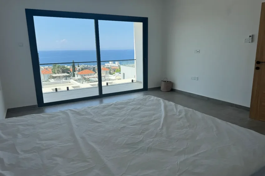 Moderne Eleganse med Fantastisk Havutsikt