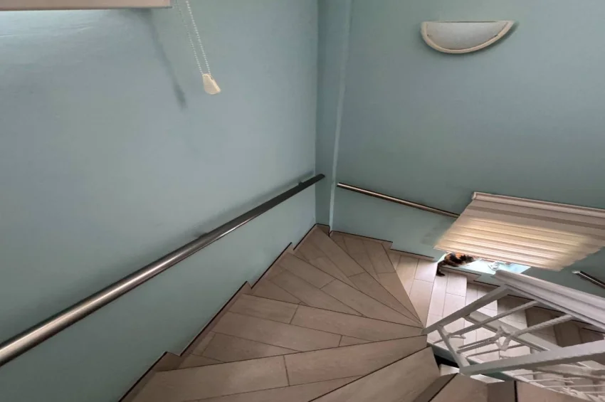 Wyremontowana willa typu triplex z zachwycającym widokiem na morze i udogodnieniami premium w Bahçeli