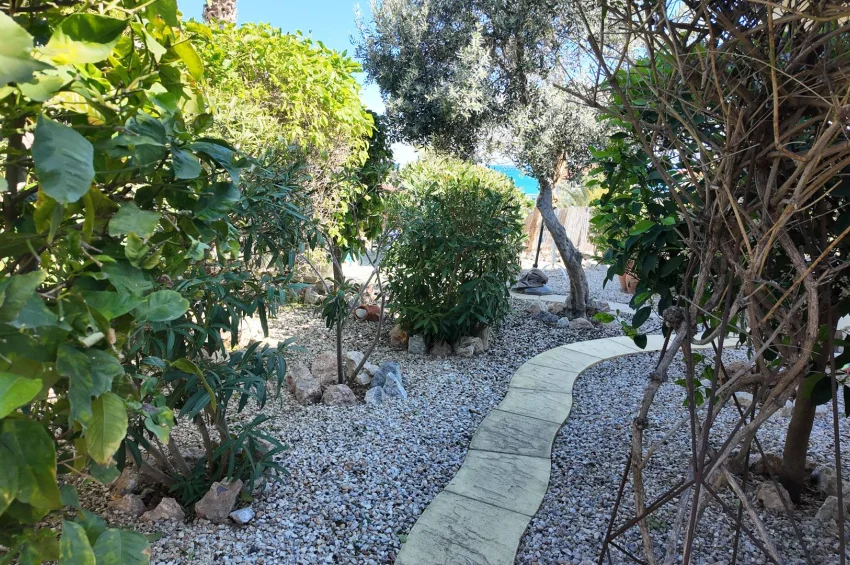 Wyremontowana willa typu triplex z zachwycającym widokiem na morze i udogodnieniami premium w Bahçeli
