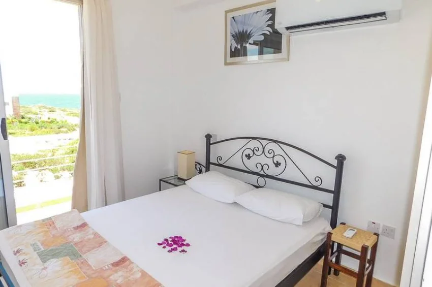 Stylish 2 Bedroom Penthouse with Rooftop Terrace & Stunning Views in Tatlısu 