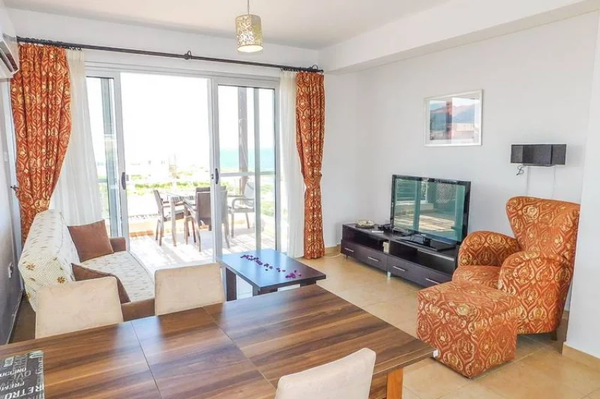 Stylish 2 Bedroom Penthouse with Rooftop Terrace & Stunning Views in Tatlısu 