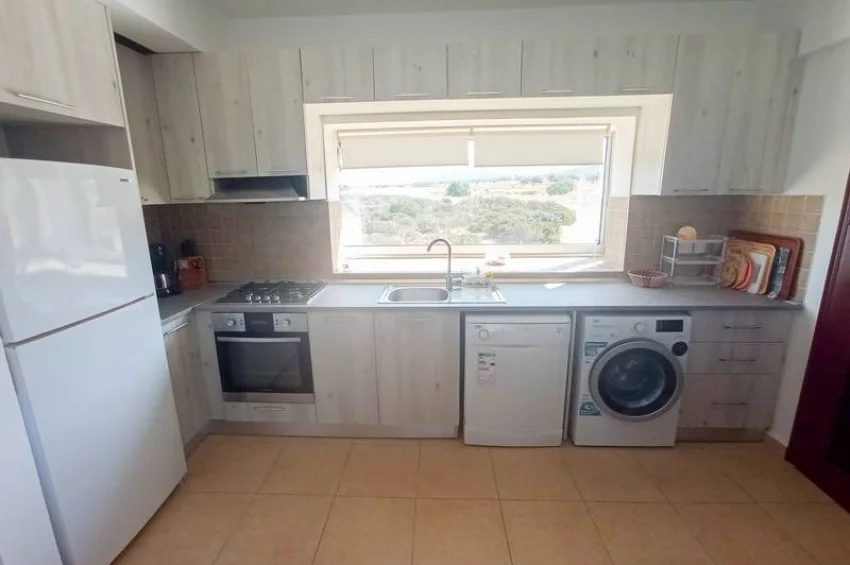 Stylish 2 Bedroom Penthouse with Rooftop Terrace & Stunning Views in Tatlısu 