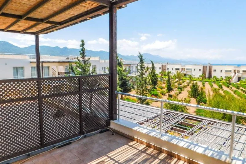 Stylish 2 Bedroom Penthouse with Rooftop Terrace & Stunning Views in Tatlısu 