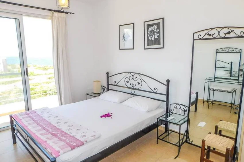 Stylish 2 Bedroom Penthouse with Rooftop Terrace & Stunning Views in Tatlısu 