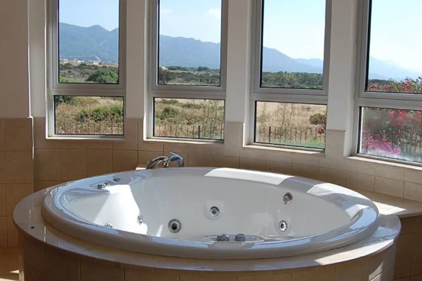 Stylish 2 Bedroom Penthouse with Rooftop Terrace & Stunning Views in Tatlısu 