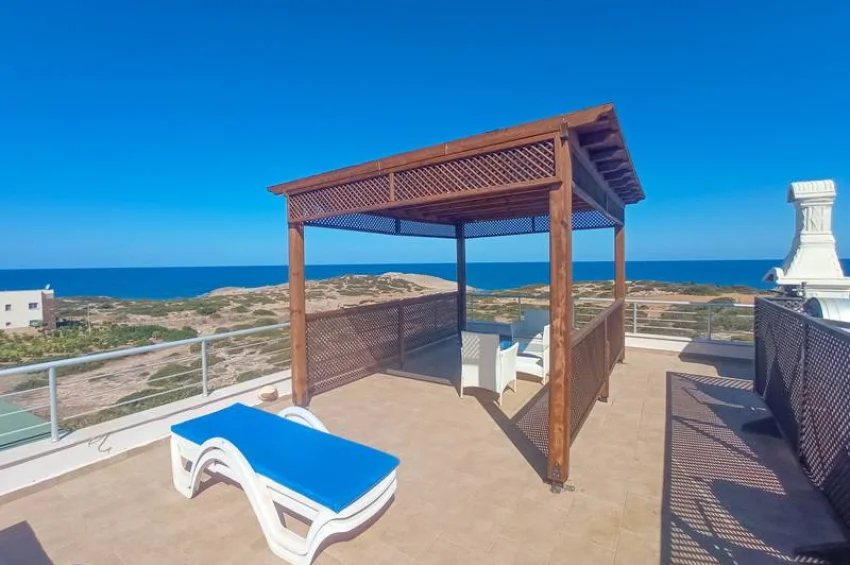 Stylish 2 Bedroom Penthouse with Rooftop Terrace & Stunning Views in Tatlısu 