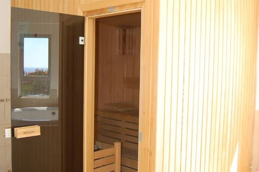 Stylish 2 Bedroom Penthouse with Rooftop Terrace & Stunning Views in Tatlısu 