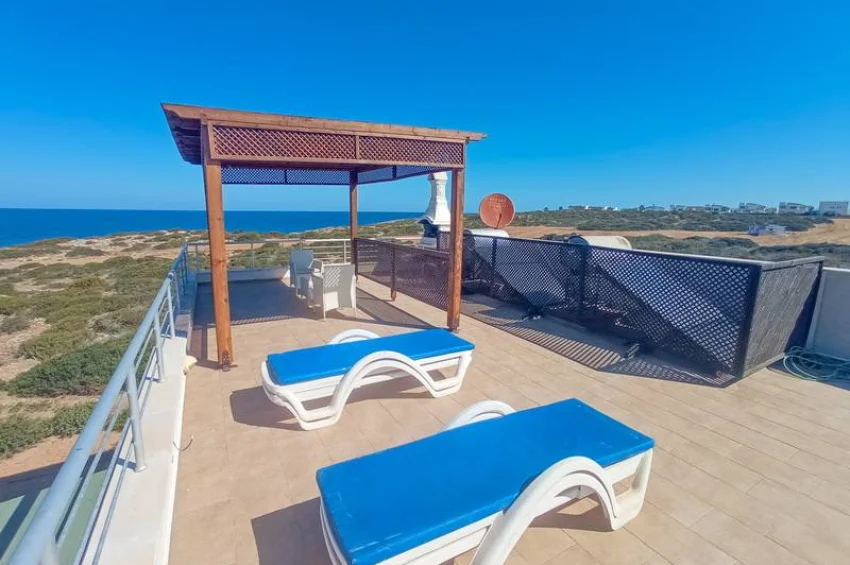 Stylish 2 Bedroom Penthouse with Rooftop Terrace & Stunning Views in Tatlısu 