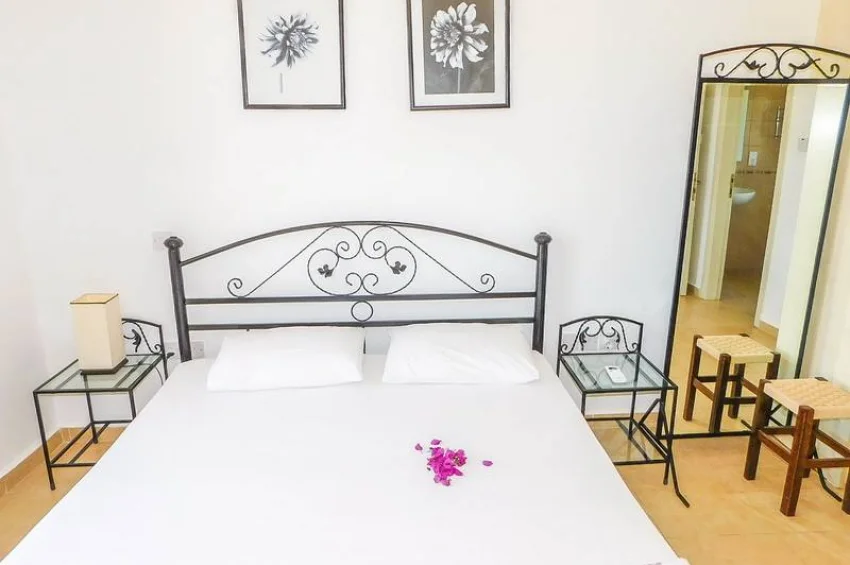 Stylish 2 Bedroom Penthouse with Rooftop Terrace & Stunning Views in Tatlısu 