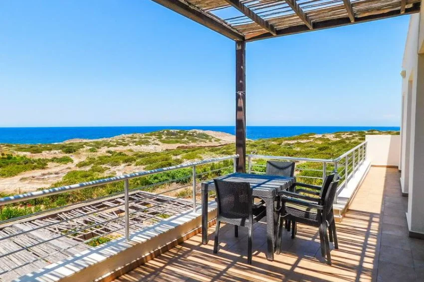 Stylish 2 Bedroom Penthouse with Rooftop Terrace & Stunning Views in Tatlısu 